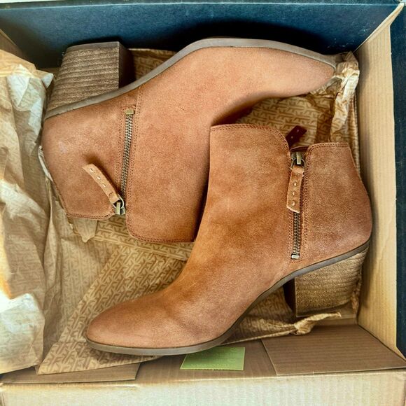 NIB FRYE Women's Judy Zip Bootie Cognac Boots 10 B US - Picture 2 of 15